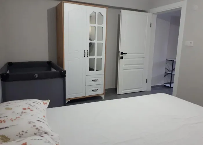 Aksu , Tam Donanimli Havuzlu Tesisimiz Muhafazakar Ailelere Yoenelliktir Apartamento