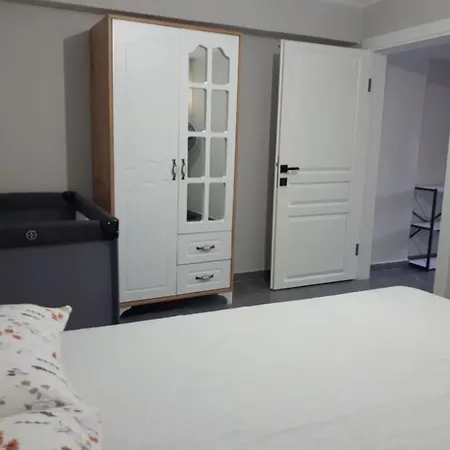 Aksu , Tam Donanimli Havuzlu Tesisimiz Muhafazakar Ailelere Yoenelliktir Apartman
