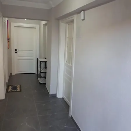 Aksu , Tam Donanimli Havuzlu Tesisimiz Muhafazakar Ailelere Yoenelliktir Apartment *
