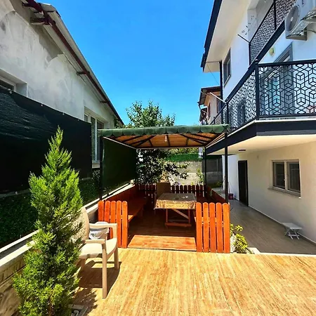 Aksu , Tam Donanimli Havuzlu Tesisimiz Muhafazakar Ailelere Yoenelliktir Apartment *