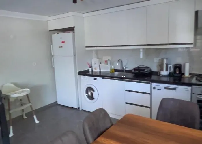 Apartamento Aksu , Tam Donanimli Havuzlu Tesisimiz Muhafazakar Ailelere Yoenelliktir *